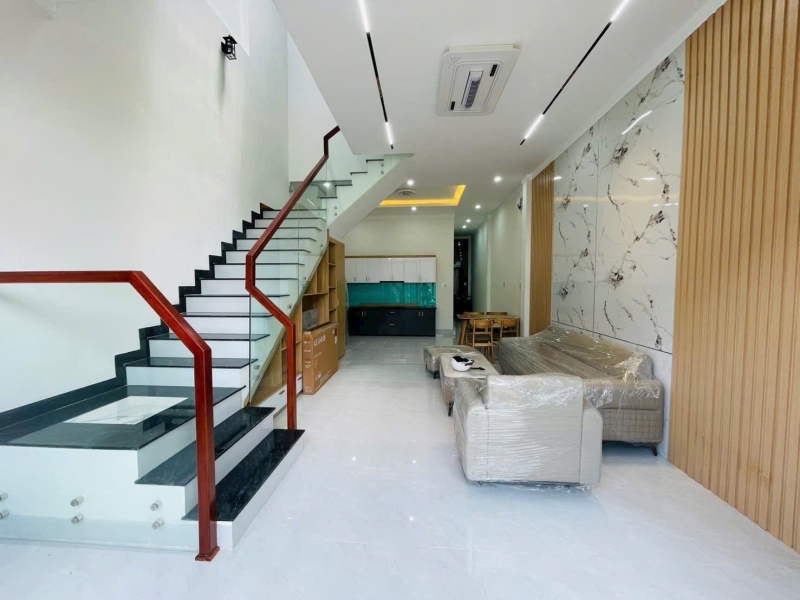Nhà 1 mê 555 PHẠM VĂN ĐỒNG - phường Thống Nhất - Gia Lai- Pleiku